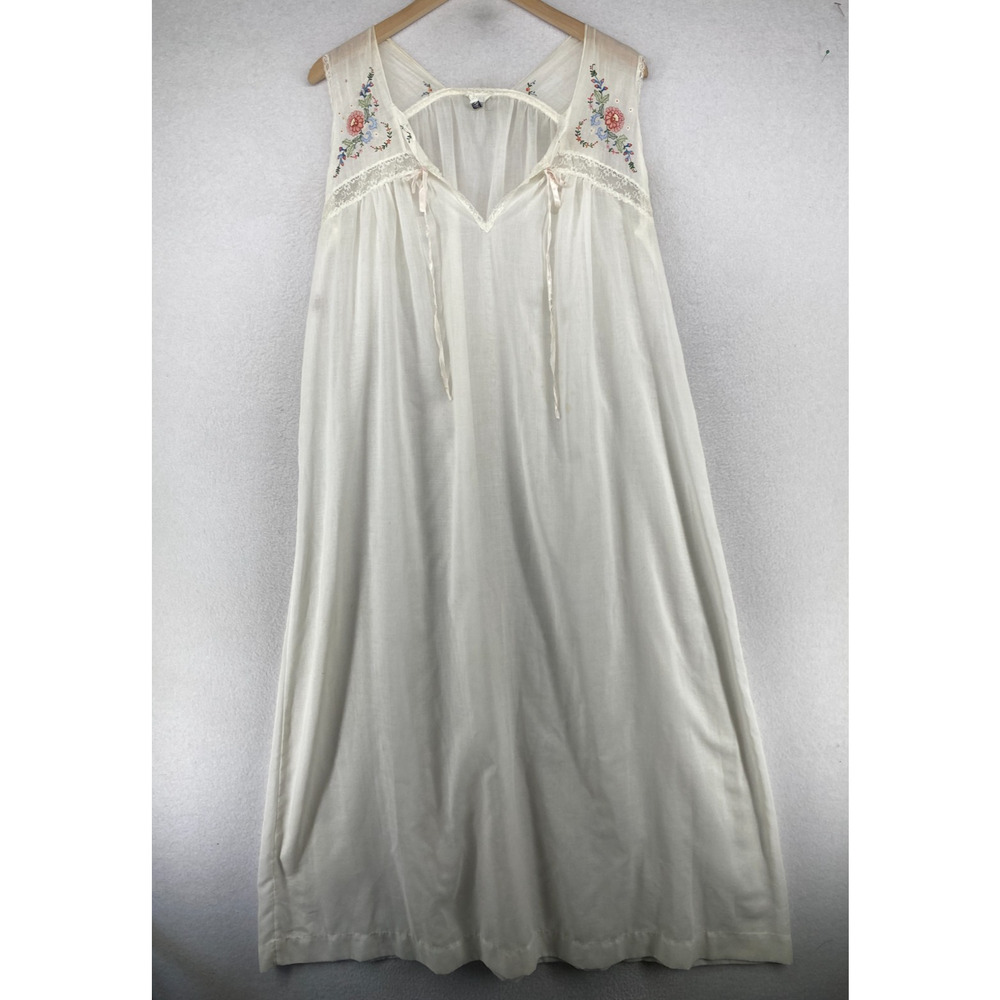 IRIS LINGERIE Nightgown M Embroidered Floral Sheer Lace Trim Shirred White VTG